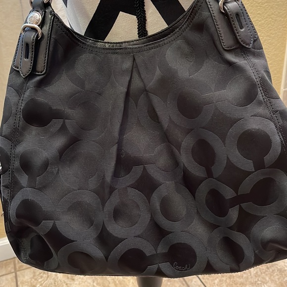 Coach shoulder purse 👛 - Picture 2 of 9